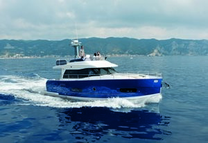 Semi-displacement yachts