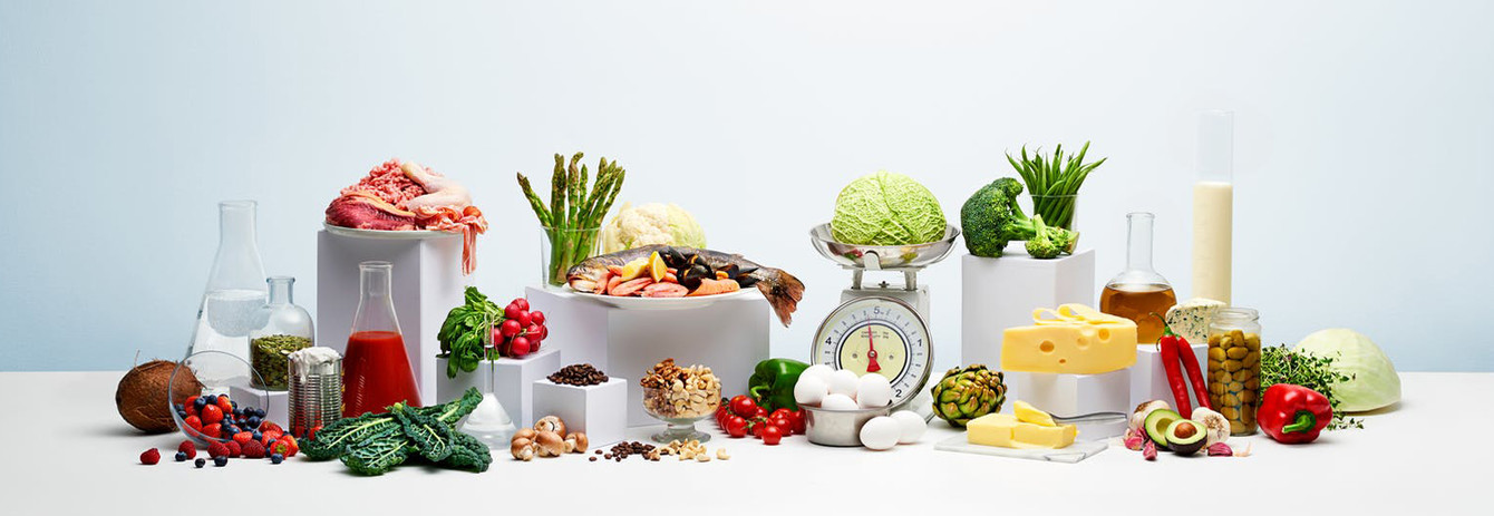 Eine Reihe lebenswichtiger Produkte für lange Reisen auf dem Wasser