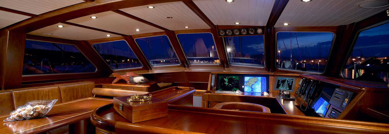 Installation d'équipements supplémentaires sur le yacht pendant le processus de réglage