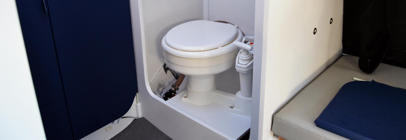 Design and operation of a manual flush yacht toilet