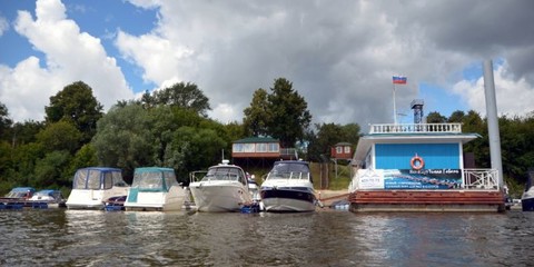 Yacht Club "Safe Harbor"