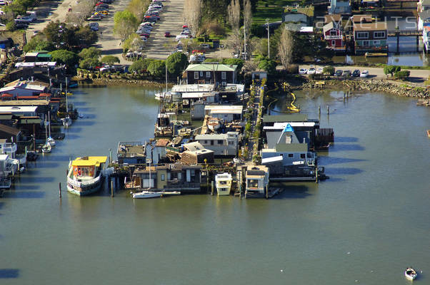 A-Dock Floating House Docks