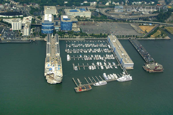 Lincoln Harbor Yacht Club