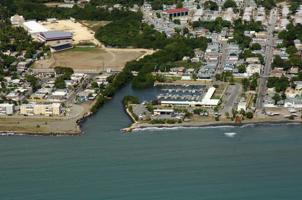 Villa Pesquera Restaurant & Marina