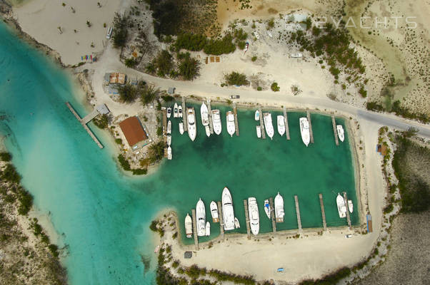 Hawk's Nest Resort & Marina
