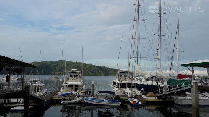 Banana Bay Marina