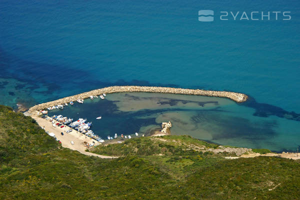 Agios Stefanos Avliotes Marina