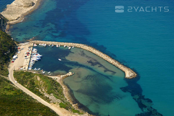 Agios Stefanos Avliotes Marina