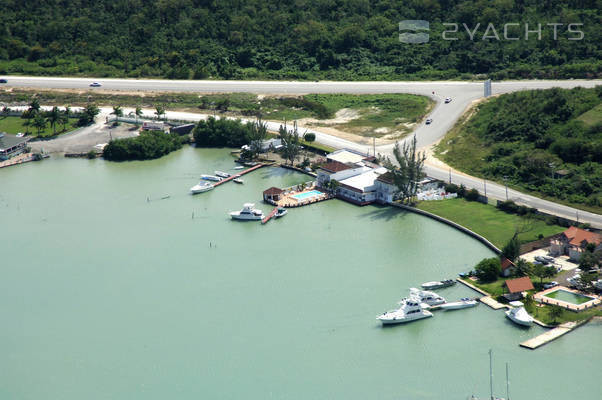 Lagoon Hotel & Marina