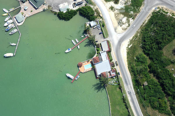 Lagoon Hotel & Marina