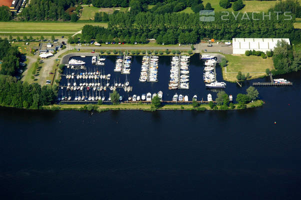 Yachtharbor/Watersportcentrum De Eemhof