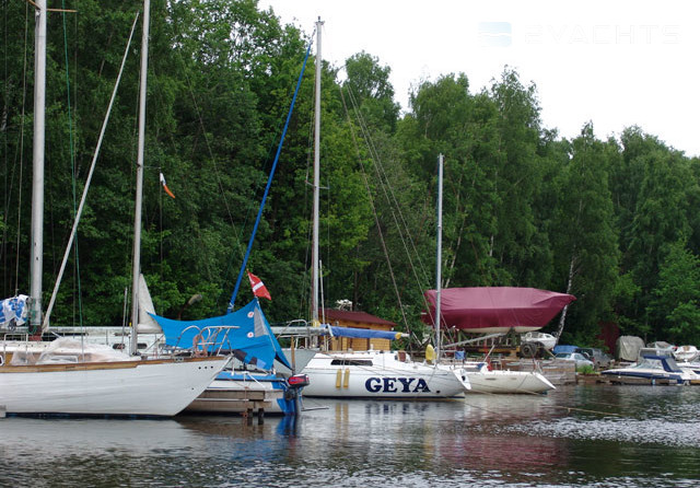 Yacht-club "Nut Bay"