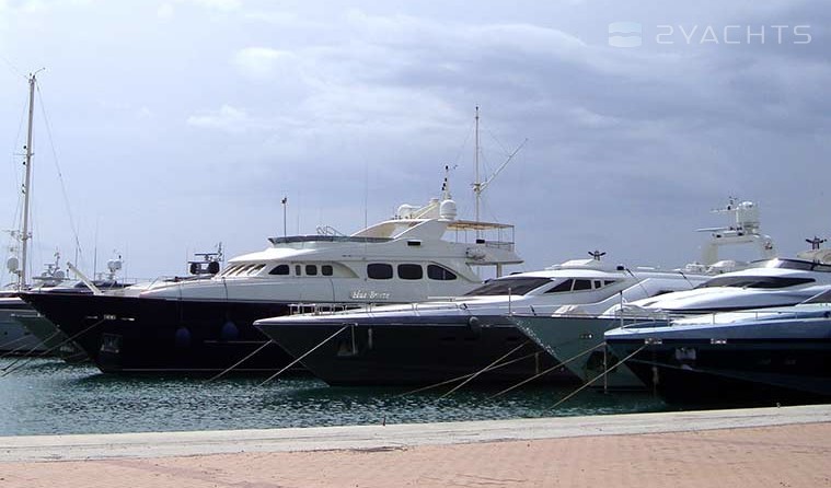 Agios Kosmas Marina