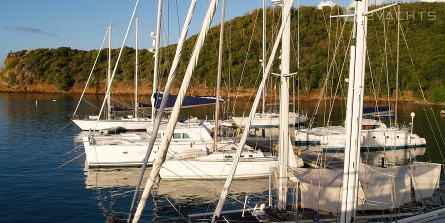 Le Phare Bleu Marina