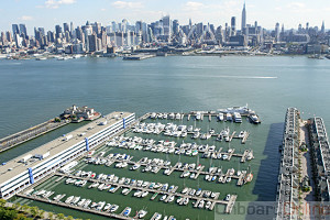 Lincoln Harbor Yacht Club