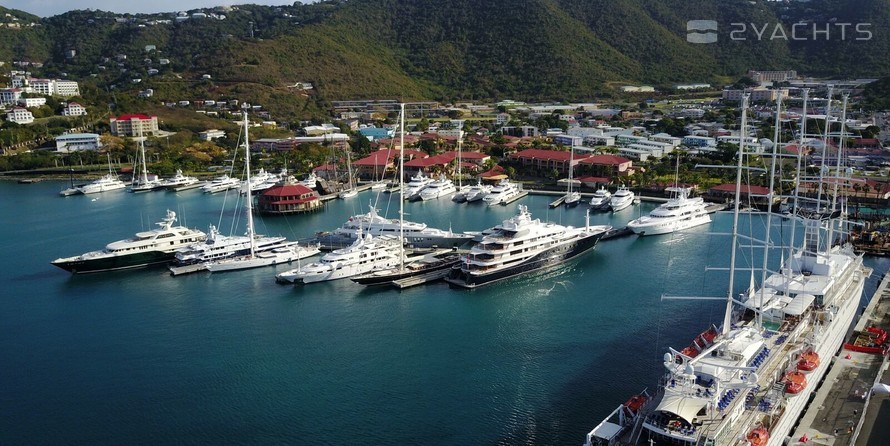 Yacht Haven Grande