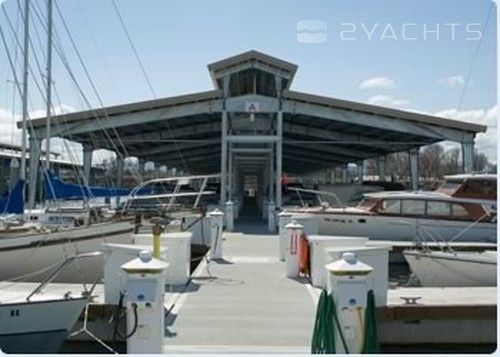 Clover Island Marina
