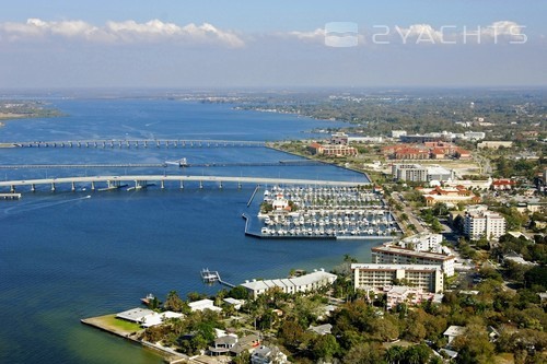 Twin Dolphin Marina