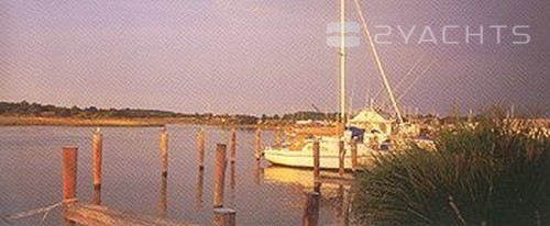 Tilghman Island Inn & Marina