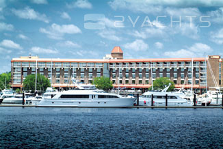 New Bern Grand Marina Yacht Club