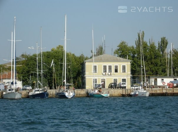 Evpatoria yacht club