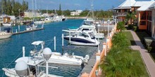 Running Mon Sunrise Resort & Marina