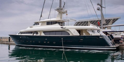 Ferretti 30