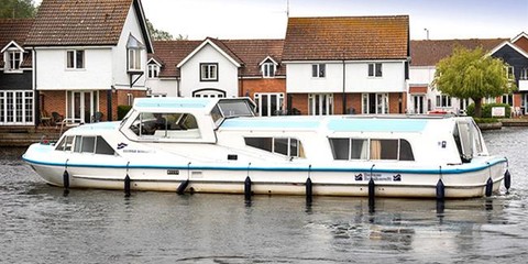 Alpha Marine Group 42