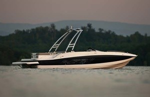 Bayliner 217 Deck Boat
