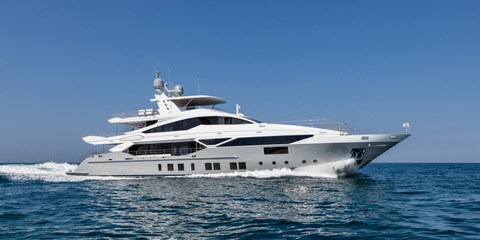 Benetti Veloce 140