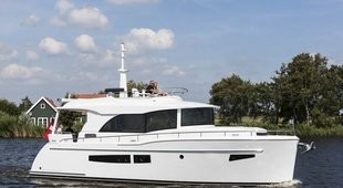 Boarnstream 1400 Elegance Center Sleeper Fly