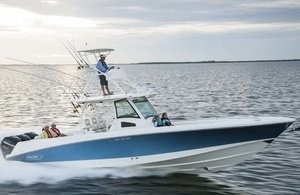 Boston Whaler 370 Outrage
