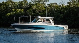 Boston Whaler 420 Outrage