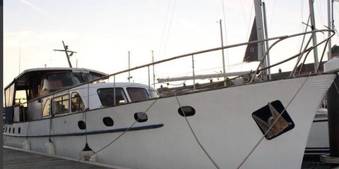 Classic liveaboard motoryacht