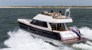 Contest Yachts 52MC Flybridge