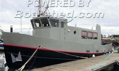 Converted tug liveaboard