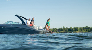 Cruisers Yachts 298 South Beach Edition - Bow Rider