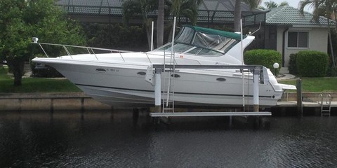 Cruisers yachts 3372 express