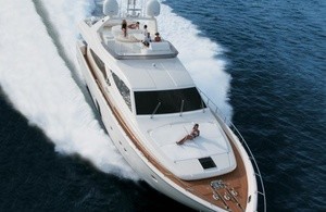 Ferretti 830