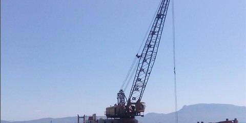 Floating crane