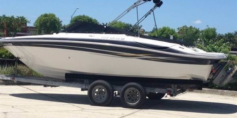 Four Winns Horizon 210