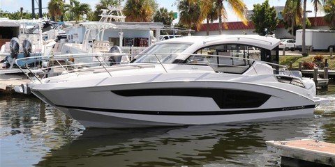 Four Winns Vista 355 Coupe