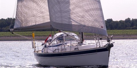 Hallberg-Rassy 37