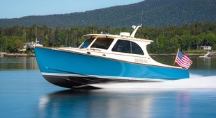 Hinckley Picnic Boat 40