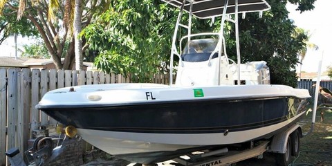 Hydra-sports bay bolt 2000 center console