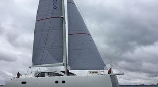 Ice Yachts Cat 61