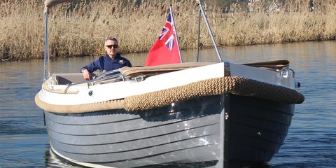 Interboat intender 820