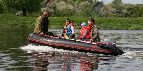 Mnev and K Korsar Komandor KMD-350