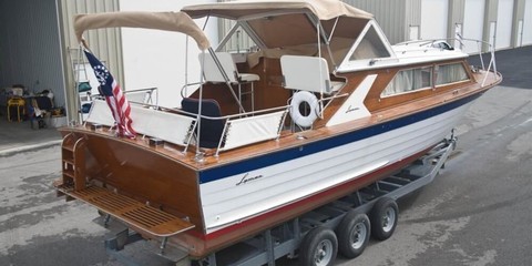 Lyman 30 express cruiser
