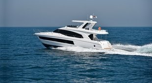 Majesty Yachts 62